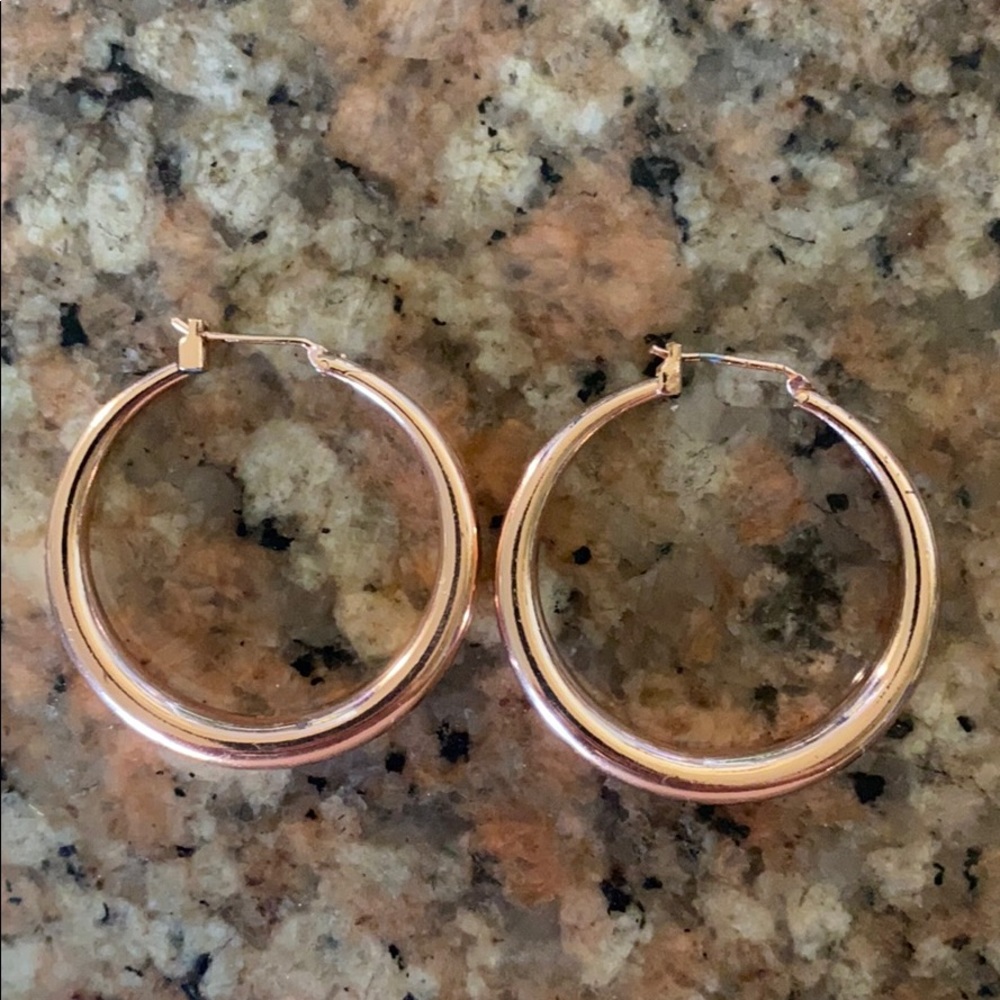 Rose gold hoop earrings - Picture 2 of 3